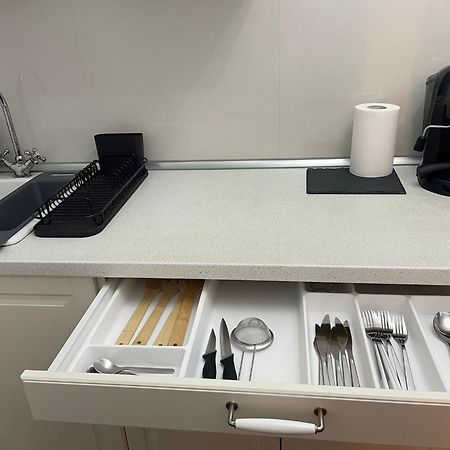 Emm Apartament - 100M Parc Si Metrou Tinererului Бухарест Экстерьер фото