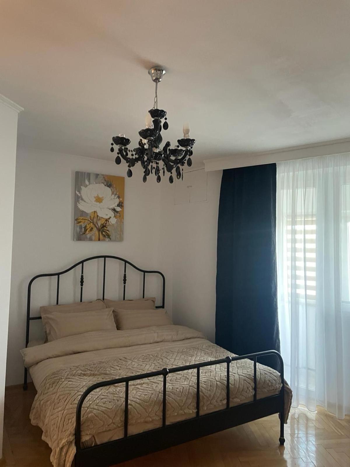 Emm Apartament - 100M Parc Si Metrou Tinererului Бухарест Экстерьер фото