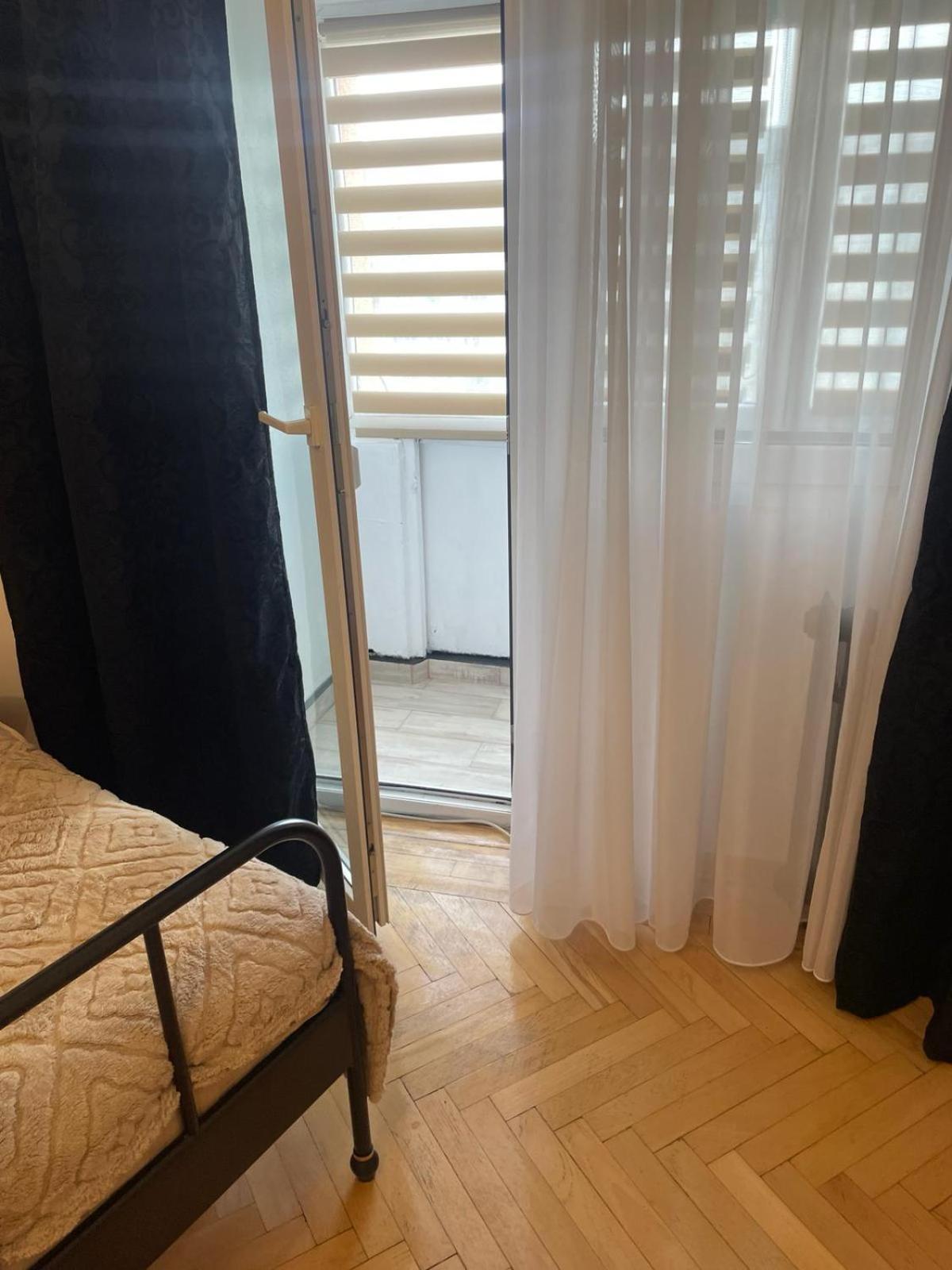Emm Apartament - 100M Parc Si Metrou Tinererului Бухарест Экстерьер фото