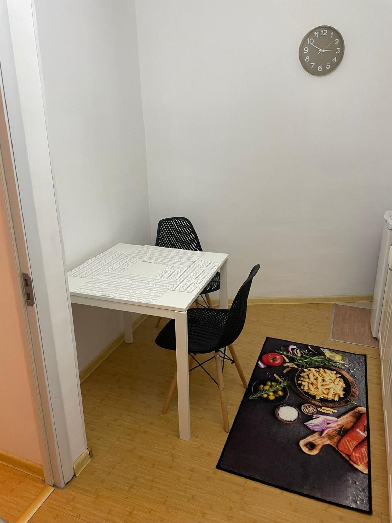 Emm Apartament - 100M Parc Si Metrou Tinererului Бухарест Экстерьер фото