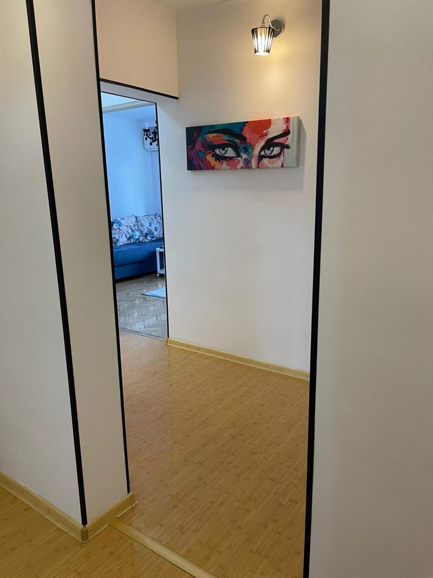 Emm Apartament - 100M Parc Si Metrou Tinererului Бухарест Экстерьер фото