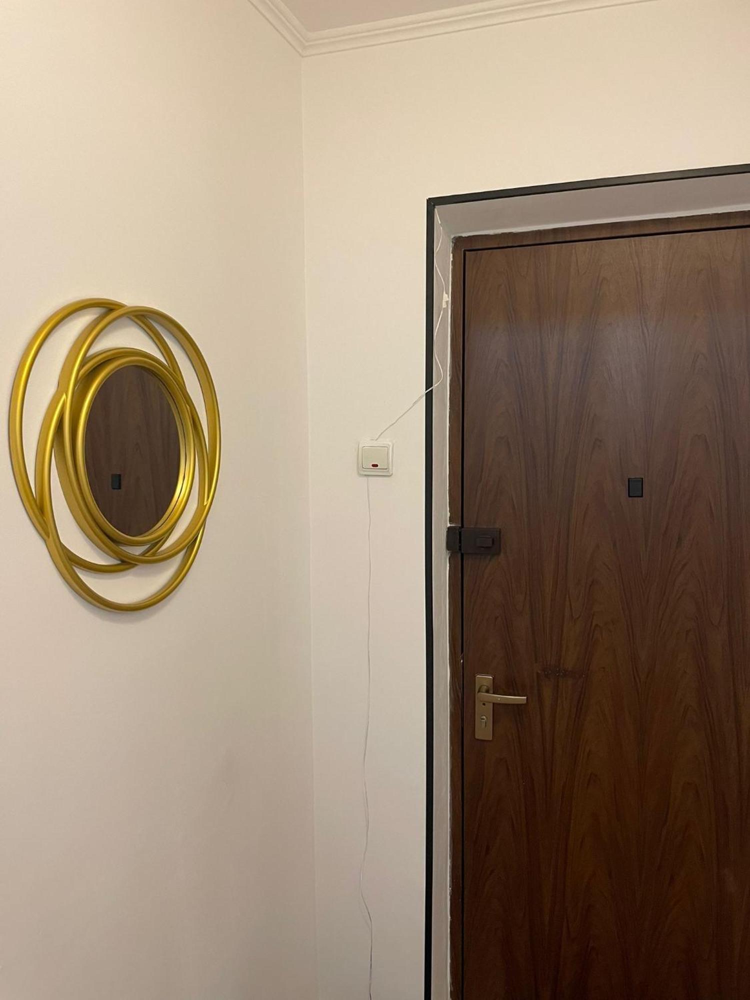 Emm Apartament - 100M Parc Si Metrou Tinererului Бухарест Экстерьер фото