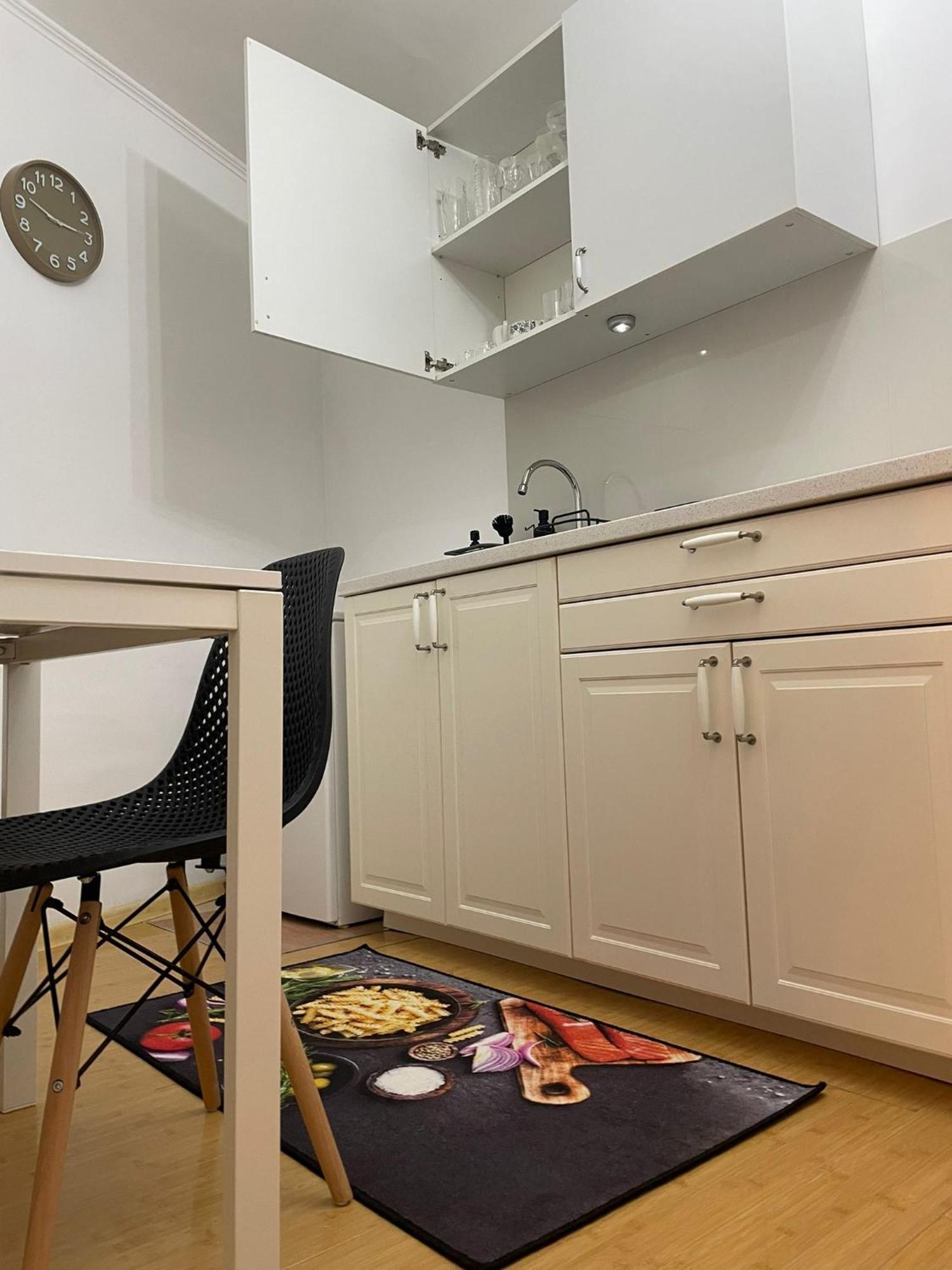 Emm Apartament - 100M Parc Si Metrou Tinererului Бухарест Экстерьер фото