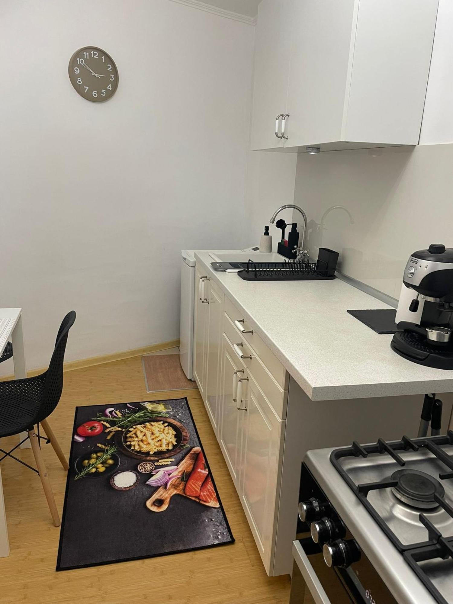 Emm Apartament - 100M Parc Si Metrou Tinererului Бухарест Экстерьер фото