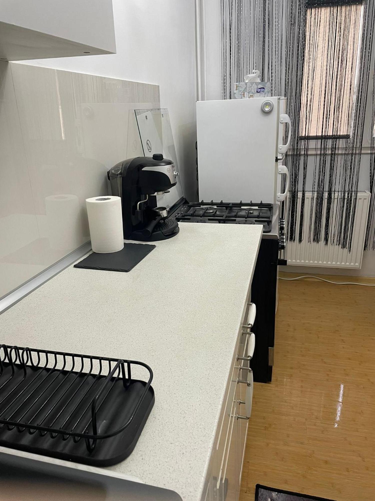 Emm Apartament - 100M Parc Si Metrou Tinererului Бухарест Экстерьер фото